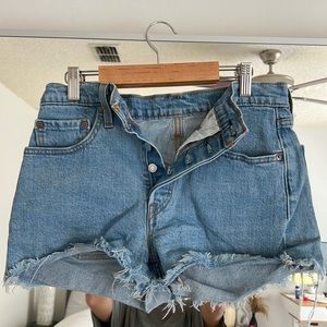 Levi high waisted shorts
